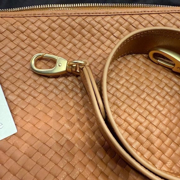 🤍New Quince Italian Leather Crescent Bag (Comes With Shoulder Strap Only) - Picture 5 of 9